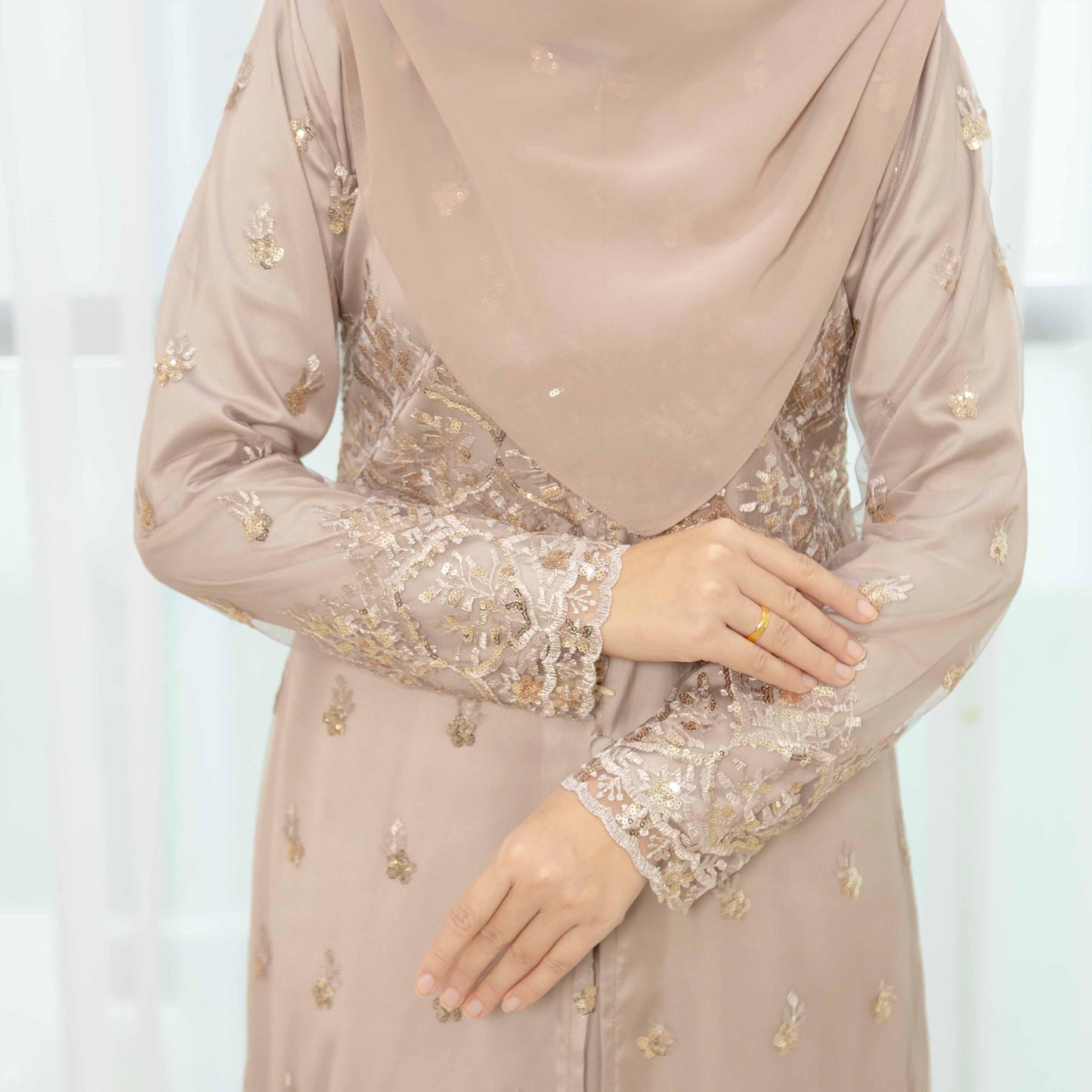 CLARA RIZQA - GRACE Baju Kurung Muslimah mom lace Sutera Luminous dengan Zip Vertikal Tersembunyi & Bf Friendly
