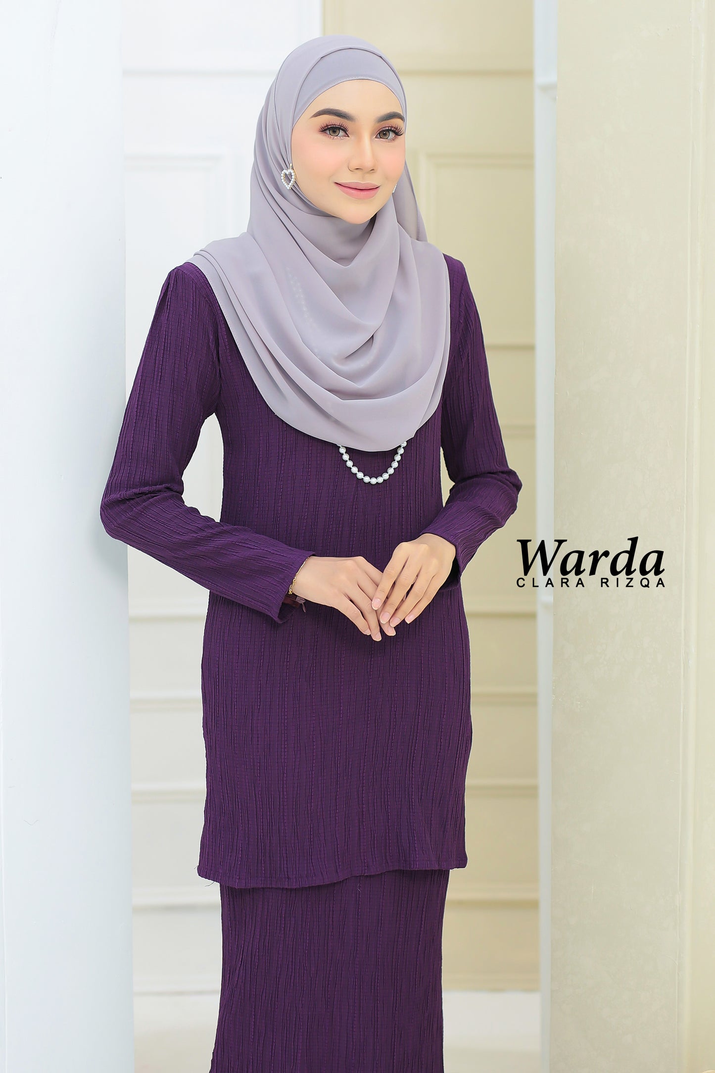 Warda - Dark Purple