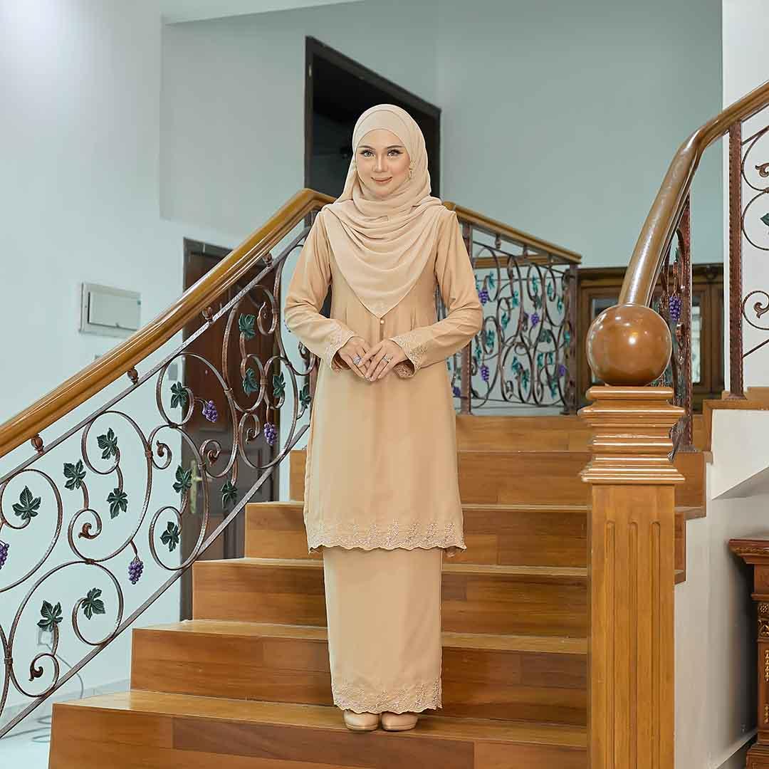 CLARA RIZQA - KURUNG ARIANNA baju kurung pahang material sutera dobby sulam