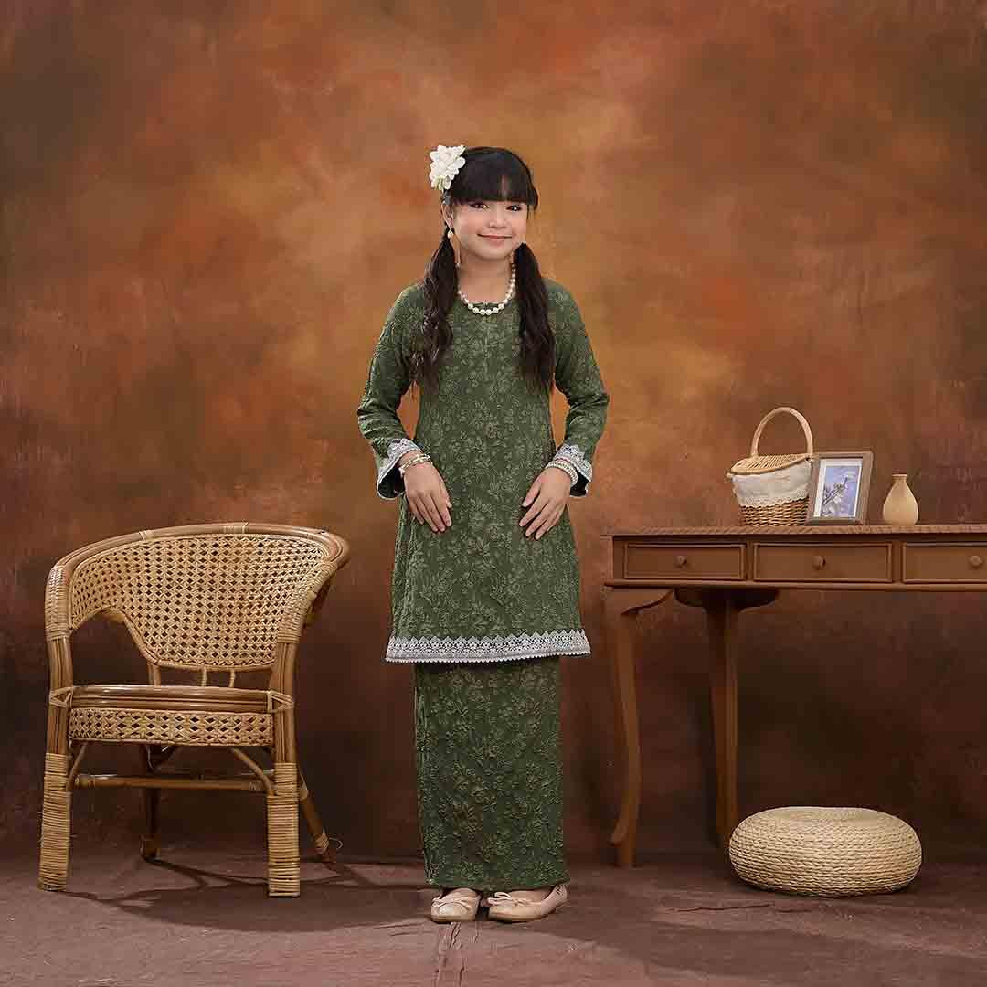 CLARA RIZQA - KURUNG Vianna muslimah Premium Snow Embos kids