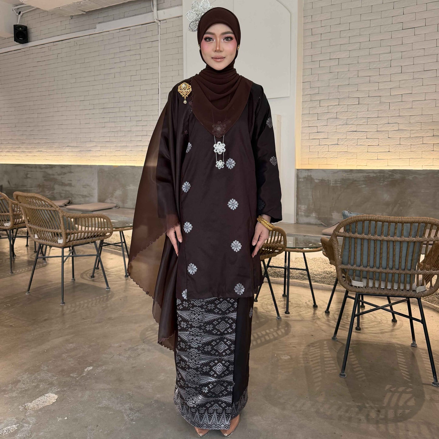 CLARA RIZQA - ANGGUN Baju Kurung Pesak Material Songket Tenun Asli