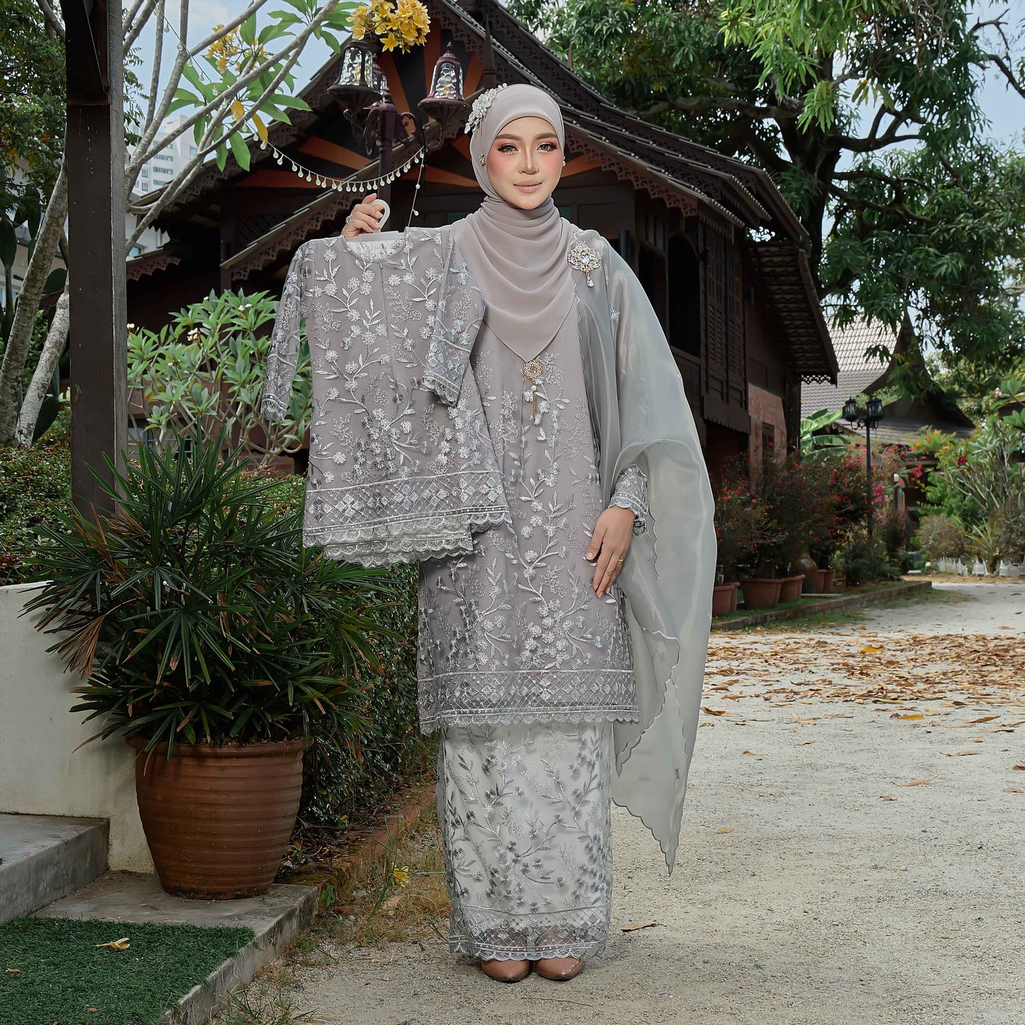 CLARA RIZQA - LAYKA baju kurung muslimah kids material premium como crepe + Lace