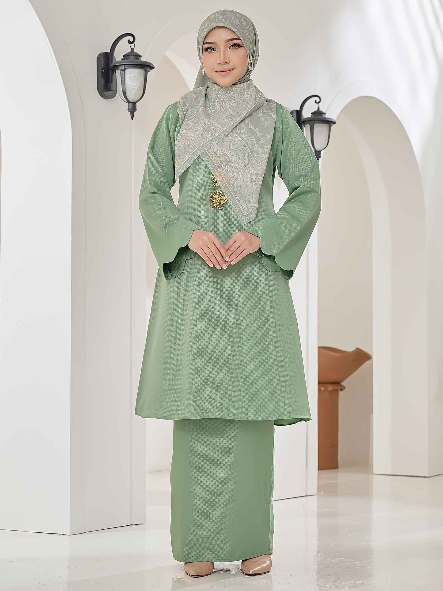 CLARA RIZQA - JASMINE KURUNG PAHANG