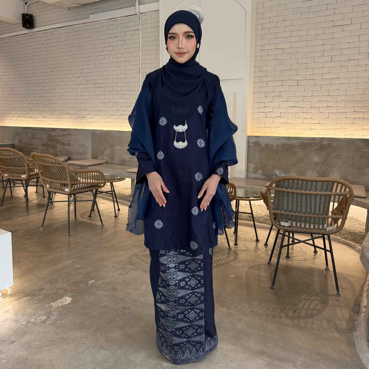 CLARA RIZQA - ANGGUN Baju Kurung Pesak Material Songket Tenun Asli