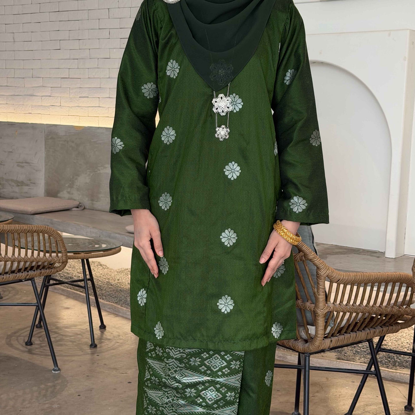 CLARA RIZQA - ANGGUN Baju Kurung Pesak Material Songket Tenun Asli