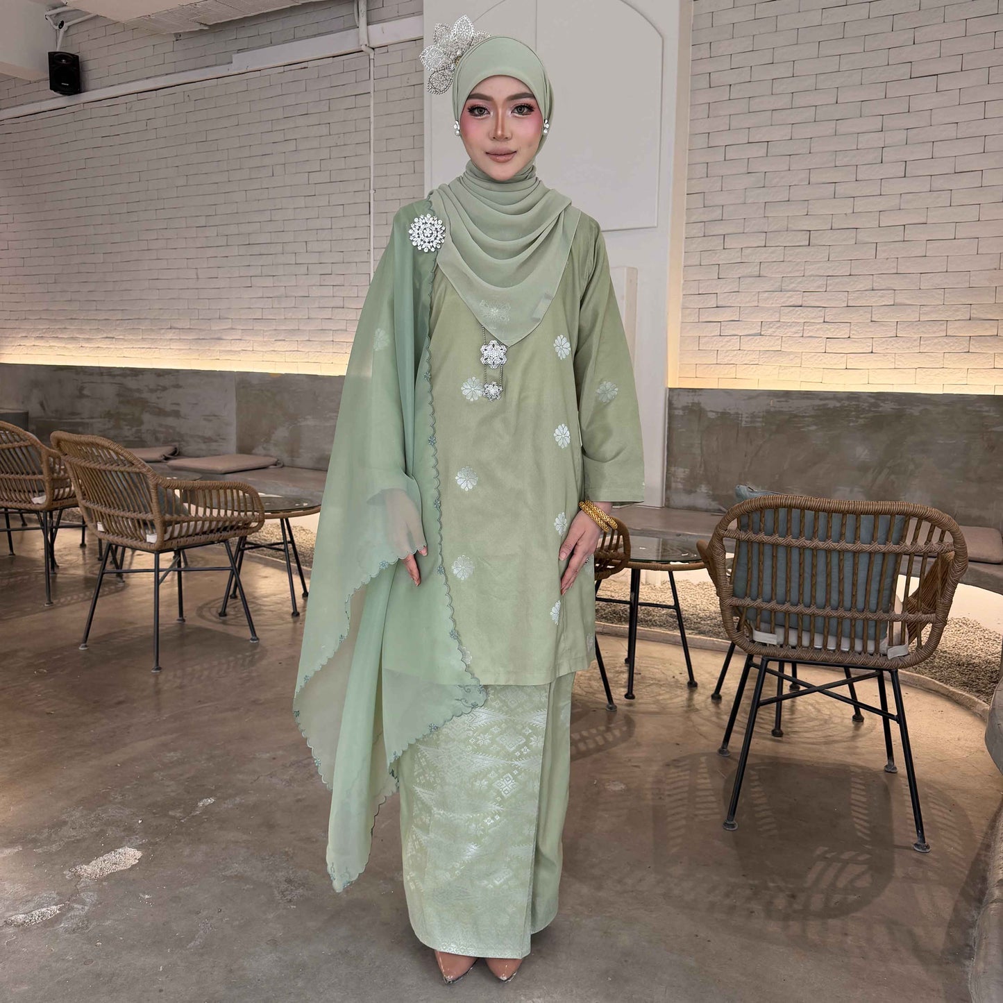 CLARA RIZQA - ANGGUN Baju Kurung Pesak Material Songket Tenun Asli