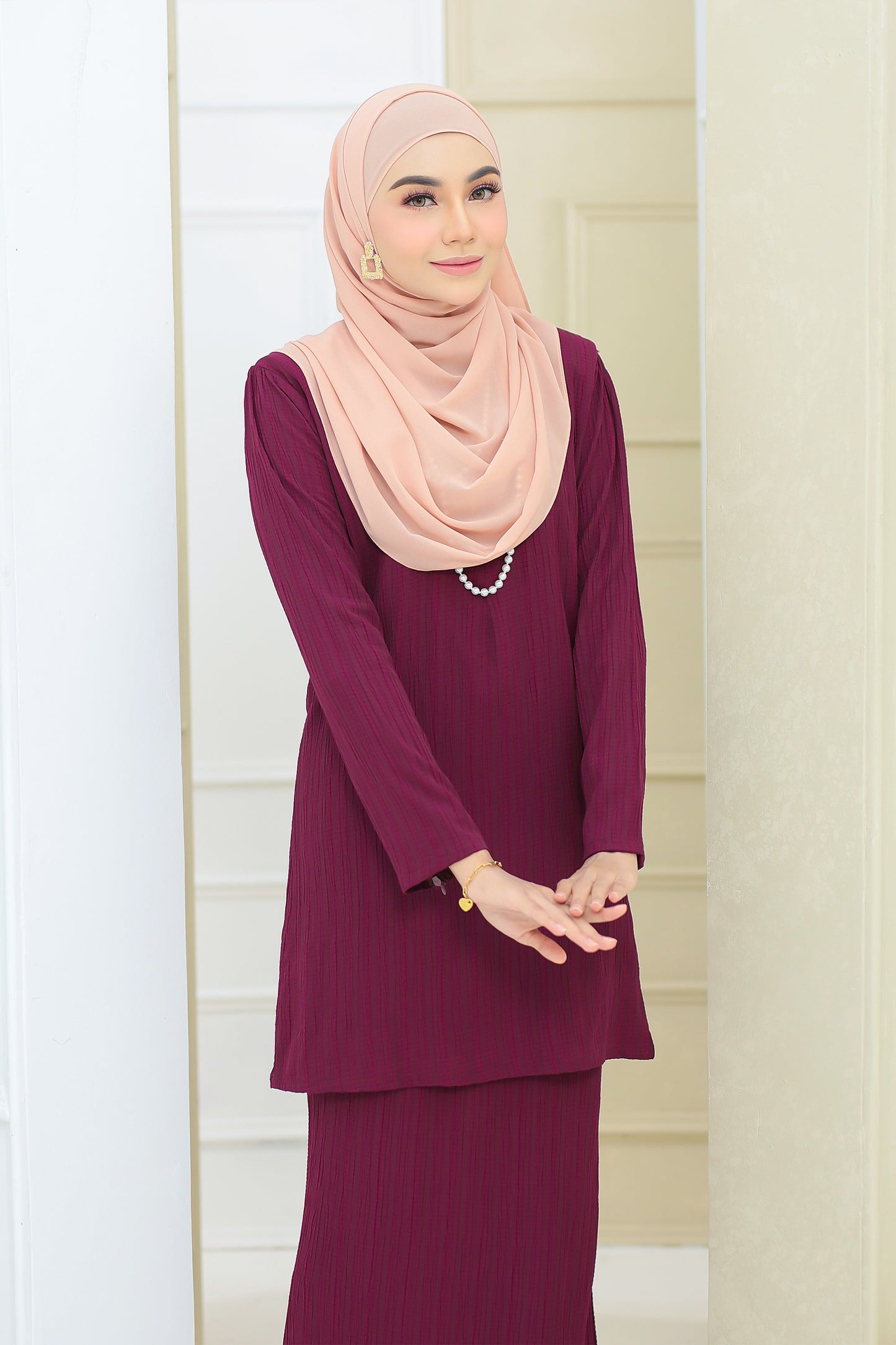 Warda - Maroon