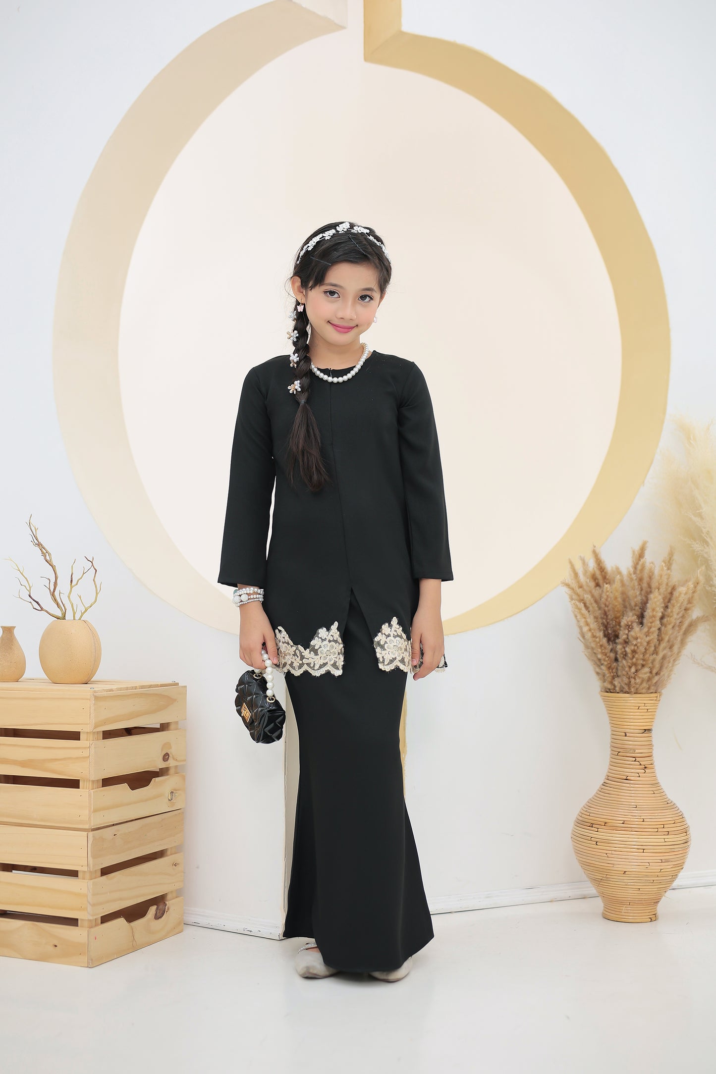 Erdina Kids - Elegant Black