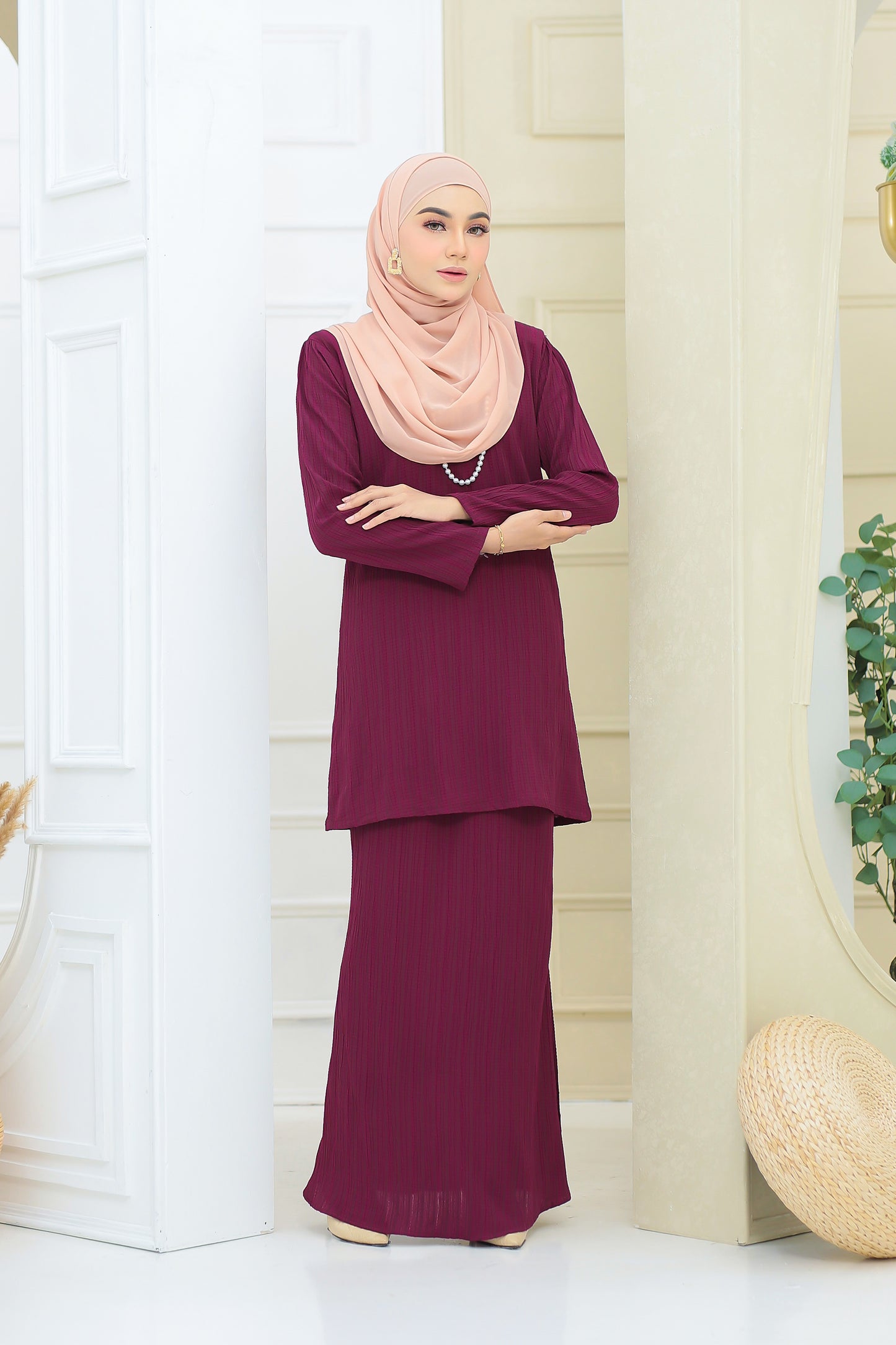 Warda - Maroon